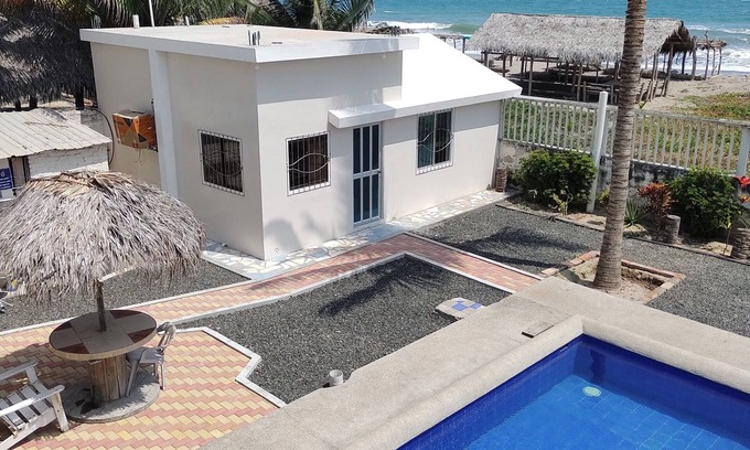 Crucita House | Beach Front House in Crucita with Ocean View & Pool
