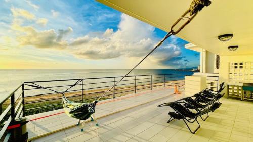 Fuchaku Villa | Beach Front House - Ocean & Sunset View - Piano