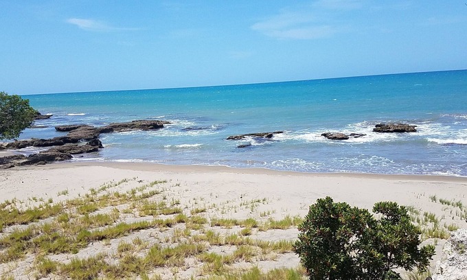Treasure Beach House | Beach Front 2-BR 2-BA Huge House in charming St. Elizabeth Parish with WiFi, AC