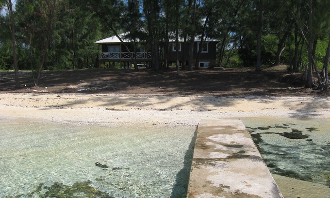 Tarpum Bay House | Beachfront Private Home with Pool & Dock - Rated 9.4/10