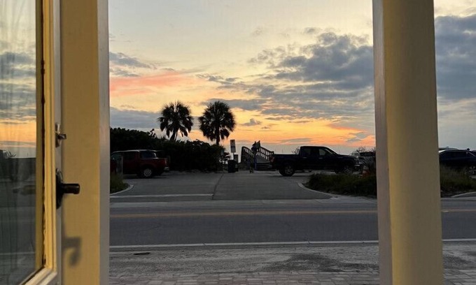 Sunset Beach Hotel | Beachfront Renovated Cottage #8 with Ocean Views & Pool