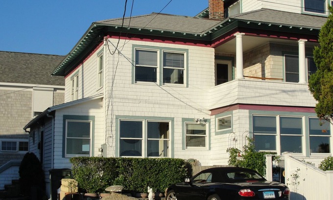 Woodmont House | Beach Front Townhouse with Ocean View & Spa Amenities