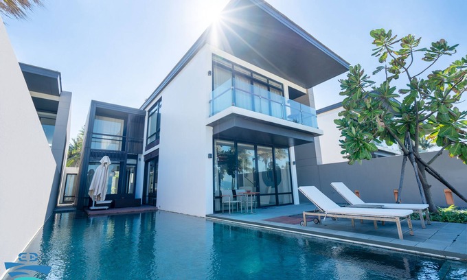 Ngu Hanh Son Villa | Beachfront Villa at Hyatt: Rated 10/10 with Ocean Views