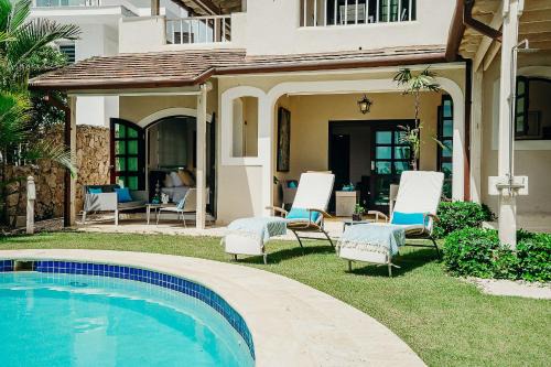 Bavaro Villa | Oceanfront Villa Retreat on Playa Bavaro with Breakfast