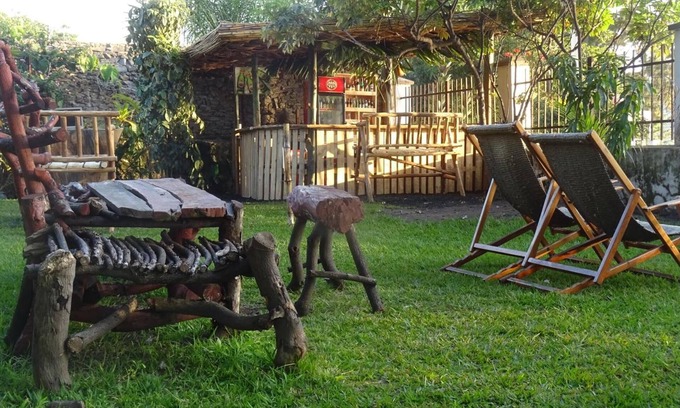 Gisenyi Bed & Breakfast | Relax at Beach Garden BnB with Ocean View Dining