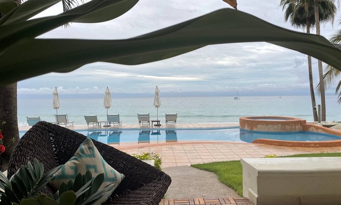 Punta de Mita Condo | Beachfront Condo in Punta de Mita: Rated 10/10 with Pool