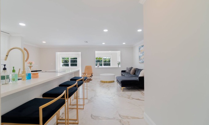 North Palm Beach House | Ideal Beach Getaway with Spa, Hot Tub & Pet-Friendly Options