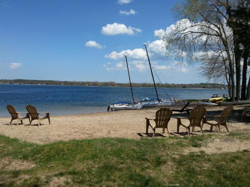 Sturgeon Bay Hotel | Experience Beach Harbor Resort with Oceanfront Views