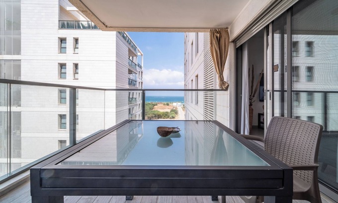 Nahariya Apartment | Cozy Beach Haven 3BR Apt with Kitchen & Breakfast Included