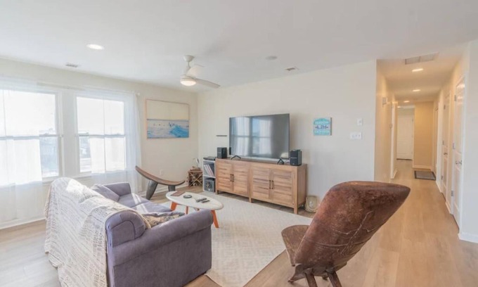 Beach Haven Condo | Beach Haven Escape: Family-Friendly Condo Near the Shore