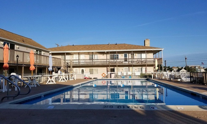Beach Haven Condo | Oceanfront Escape: Beach Haven LBI with Pool & Spa Access