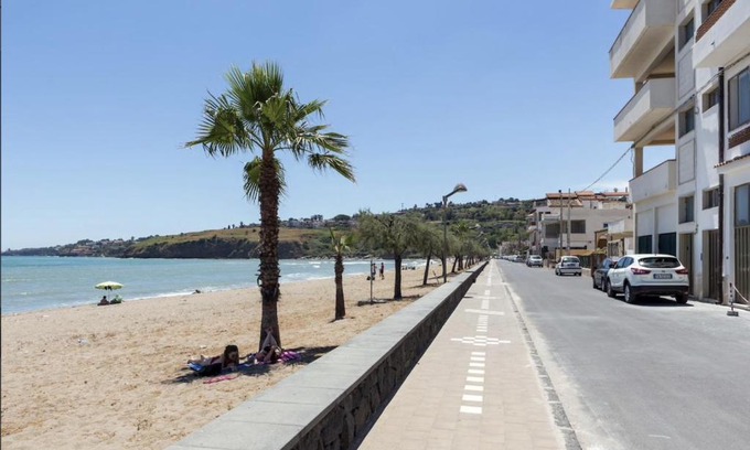 Agnone House | Oceanfront Beach Home with 9.1/10 Guest Ratings