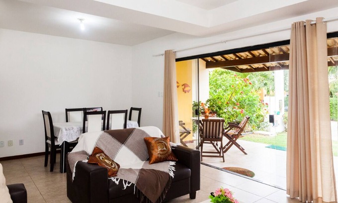 Flamengo House | Cozy Beach House with Pool & Pet-Friendly Amenities