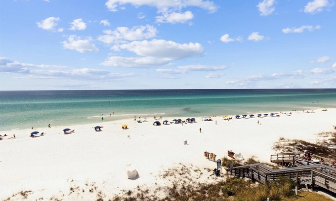 Walton County Condo | Beach House 402d: Oceanfront Condo with Pool & Family Amenities