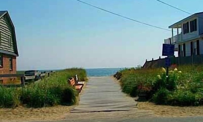 Seabrook House | Beach House at Seabrook Beach: Steps from the Ocean!