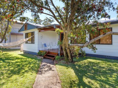 Hawks Nest House | Beach House: Pet-Friendly Retreat with Excellent Reviews