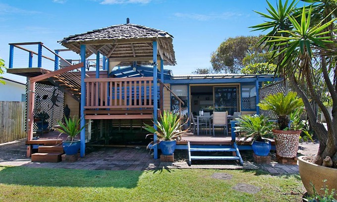 Lennox Head House | Oceanfront Beach House with Pet-Friendly Amenities