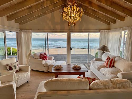 Cannon Rocks House | Relaxing Beach House in Cannon Rocks with Oceanfront Views