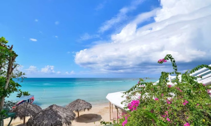 Negril Condo | Ocean View Beach House Condos at 7 Mile Beach, Jamaica