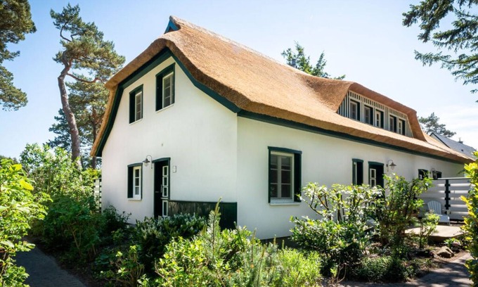 Neuhaus House | Seaside Escape at Beach House Dune 19 with Breakfast