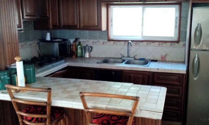 Villa Hermosa House | Cozy Beach House: Perfect for Families and Oceanside Fun