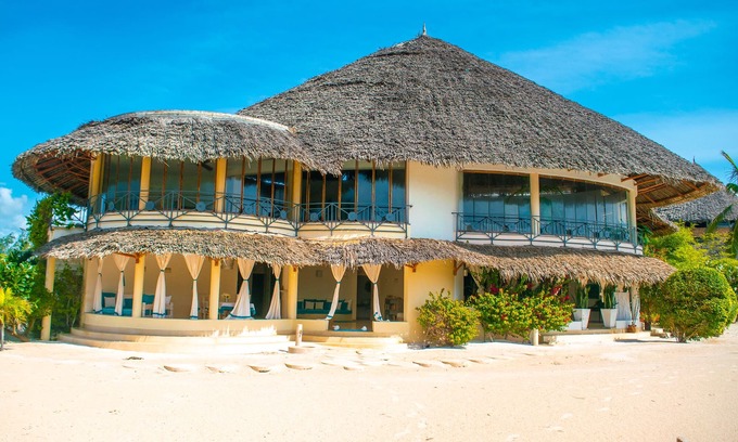 Watamu Villa | Oceanfront Retreat: The House on the Sand - Watamu