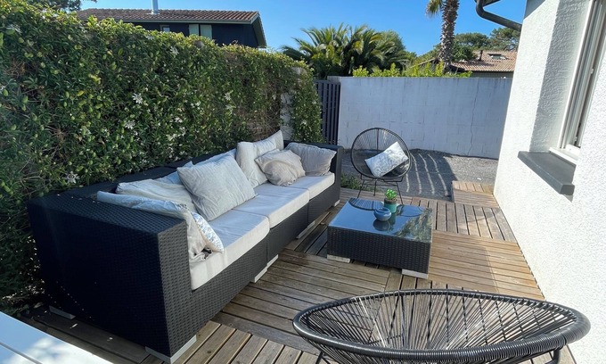 Cap-Ferret House | Oceanfront Beach House with Kitchen & Ocean View Awaits You