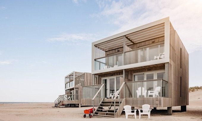 Hoek van Holland House | Beach House: Oceanfront Escape with Stunning Views