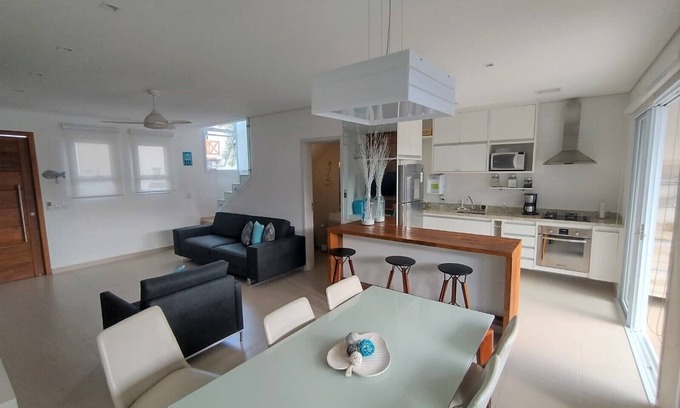 Juquehy House | Beachfront Condo with Pool and Ocean View in Juquehy