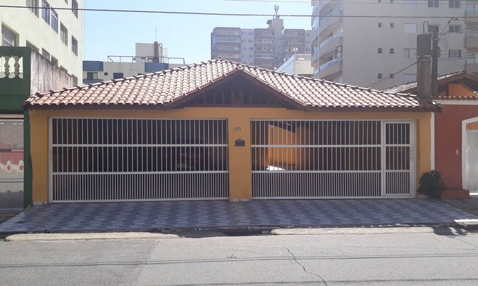 Tupi House | Cozy Beach House with Ocean View and Barbecue Amenities