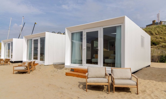 Zandvoort Ski Chalet | Charming Beach House Retreat on Zandvoort's Shoreline