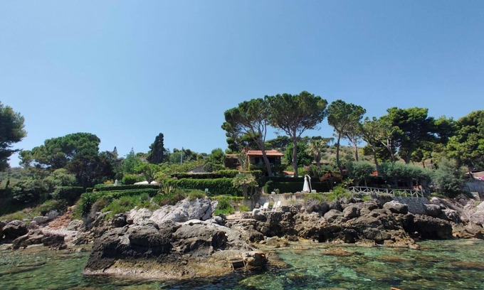 Torre Colonna-sperone Villa | Beach house " Alle due Torri" overlooking the rock, between blue and green