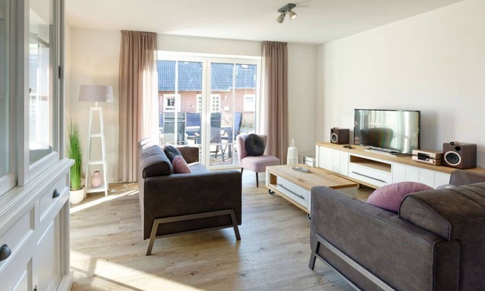 Langeoog Apartment | Cozy Beach House Langeoog: Ideal for Families & Breakfast