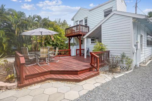 St. Pete Beach House | Beach House on the Sand: Family-Friendly with Breakfast