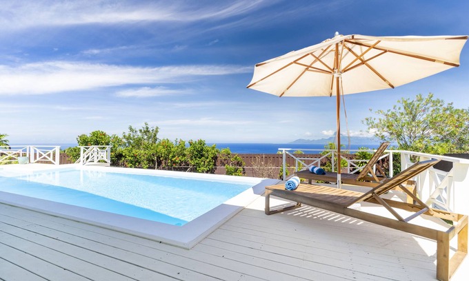 Punaauia House | Discover Beach House: Family-Friendly Bliss & Poolside Relaxation