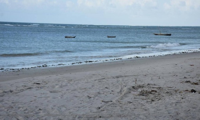 Dar es Salaam Bed & Breakfast | Beach House: Family-Friendly with Breakfast & Kitchen Access