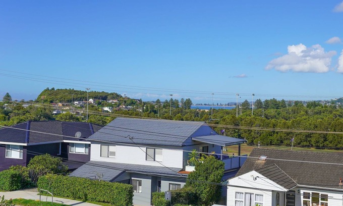 Warriewood Apartment | Oceanfront Beach House Upper Unit with Breathtaking Views