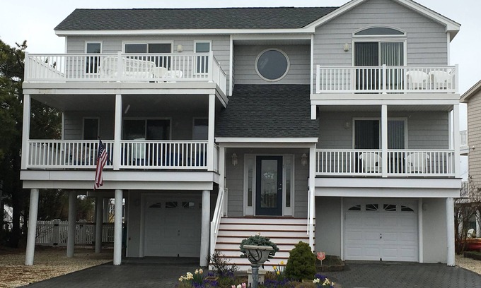 High Bar Harbor House | Cozy Beach House: Perfect for Your Oceanfront Getaway