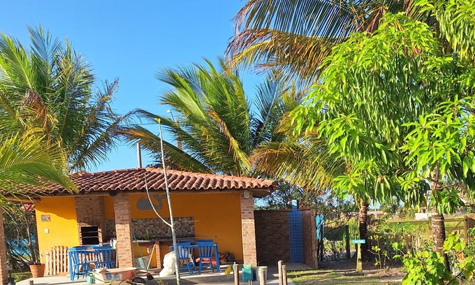 Mucuri Cottage | Pet-Friendly Beach House with Pool & Suites for Your Getaway