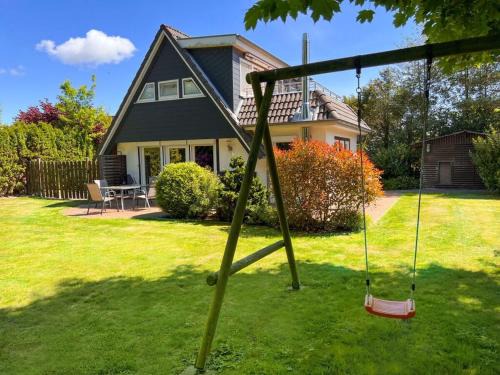 Duhnen House | Beach Hut Modern Retreat: A Family-Friendly Getaway