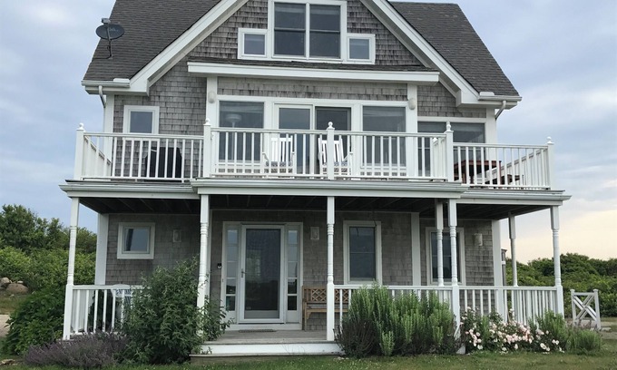New Shoreham House | Family-Friendly Home with Private Beach Path & Pool Access
