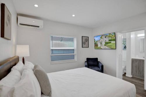 Hendricks and Venice Isles Apartment | Modern Studio Apartment with Patio in Fort Lauderdale