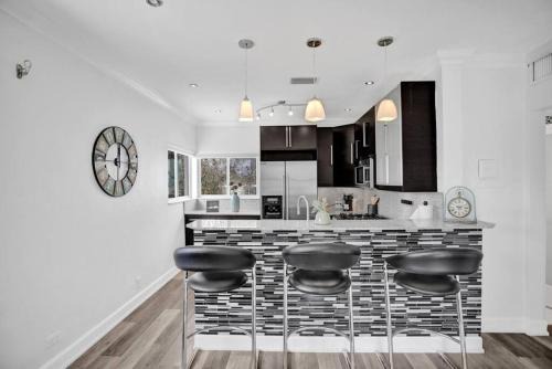 Hendricks and Venice Isles Apartment | Modern 1BR Apartment at Beach Isles in Fort Lauderdale