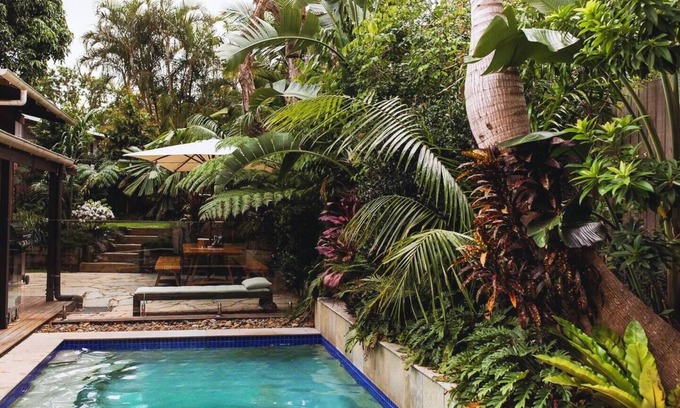 Byron Bay House | Unwind at Beach Jungle: Pool, Hot Tub & Firepit Retreat