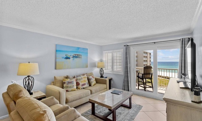 Holiday Isle Condo | Beachfront Getaway with Spectacular Ocean Views & Pool