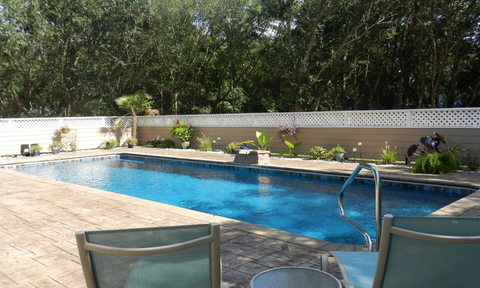 Southern Shores Cottage | Oceanfront Getaway for Beach Lovers – Rated 9.8/10!