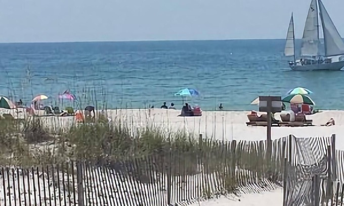 Gulf Shores House | Relaxing Oceanfront Getaway: Beach Meister Awaits You!
