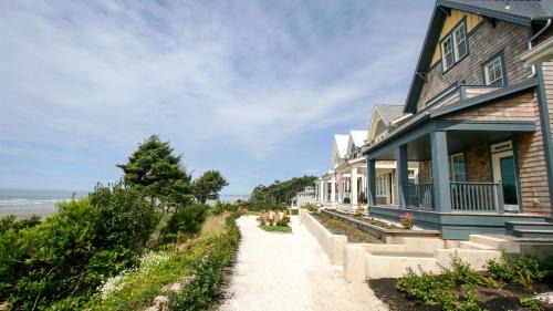 Seabrook House | Relax at Beach Mode by Seabrook Hospitality with Pool & Spa