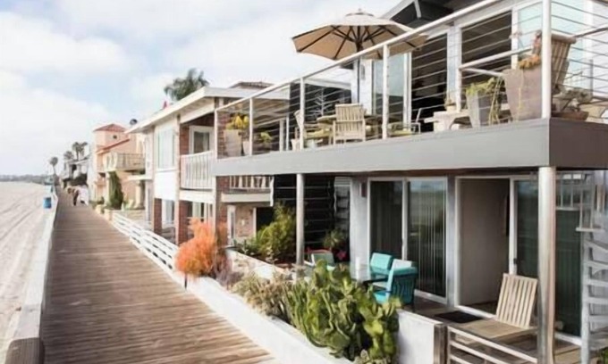 Peninsula House | Oceanfront Oasis: Guest Rated 9.6 with Stunning Amenities