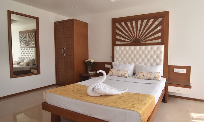 Caranzalem Apartment | Beach Paradise Miramar Goa